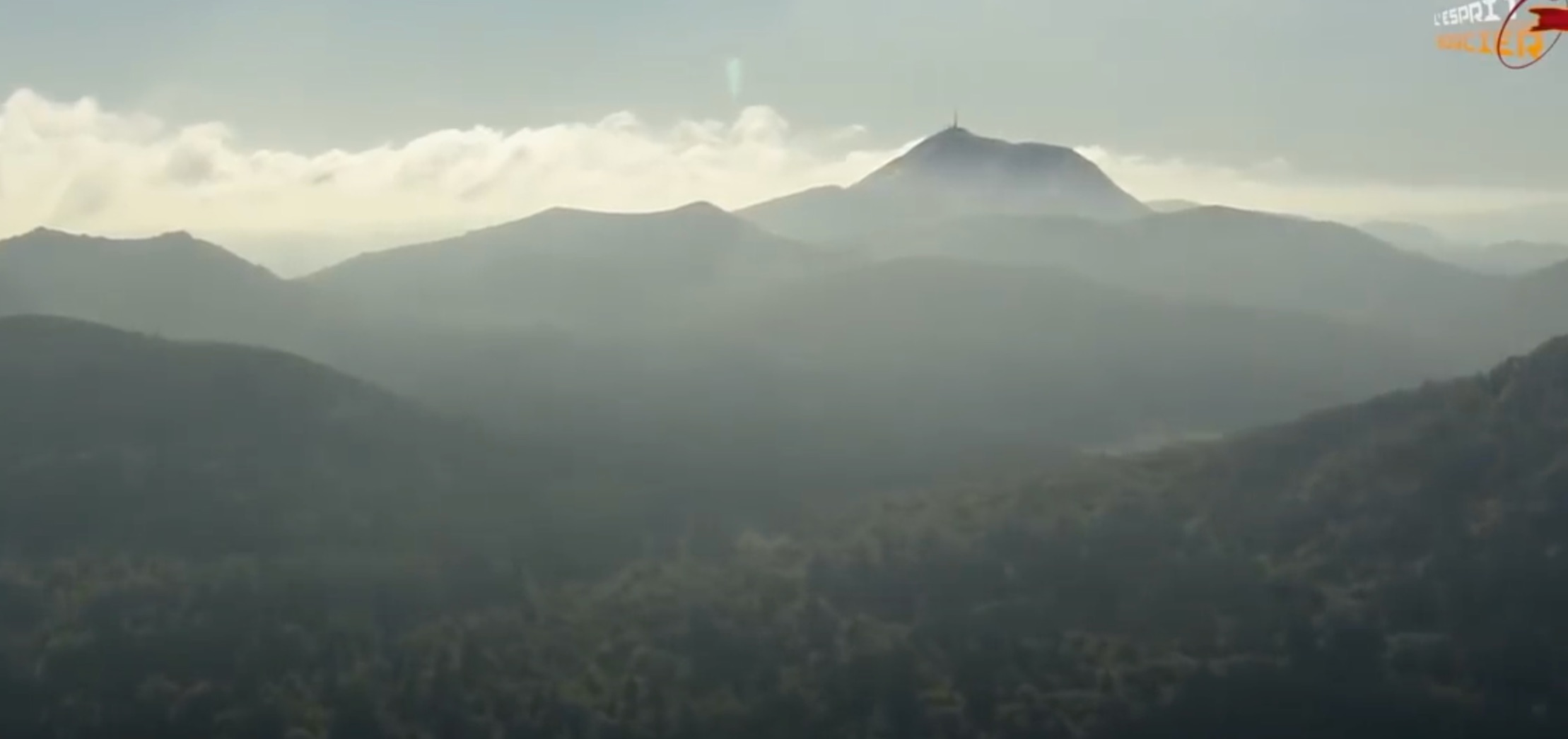 Lire la suite à propos de l’article S7 Les volcans : L’esprit sorcier ! (Les volcans d’Auvergne)